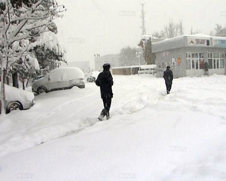 Lənkərana ilk qar yağdı, hərəkət dayandı - VİDEO - FOTO