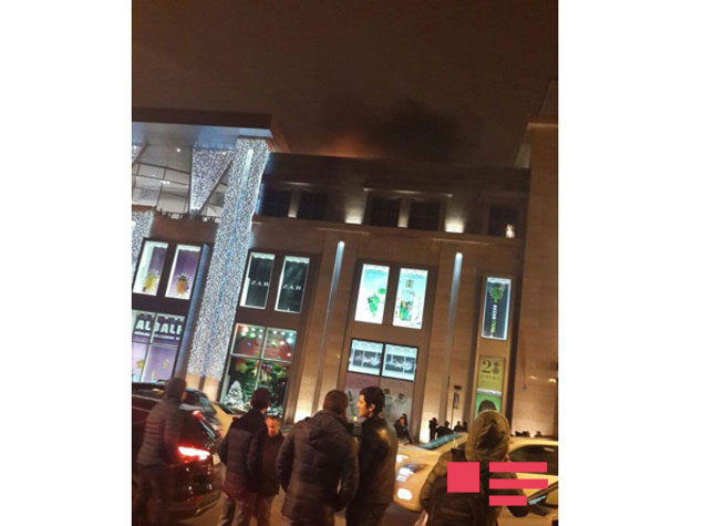 Bakıda "28 Mall" ticarət mərkəzində yanğın baş verib - YENİLƏNİB - VİDEO - FOTO
