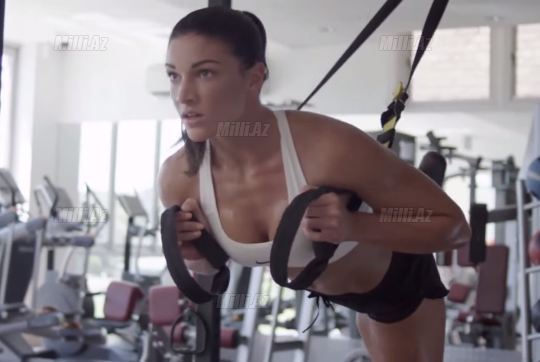 Tanınmış qızın yeni videosu yayıldı - VİDEO - FOTO