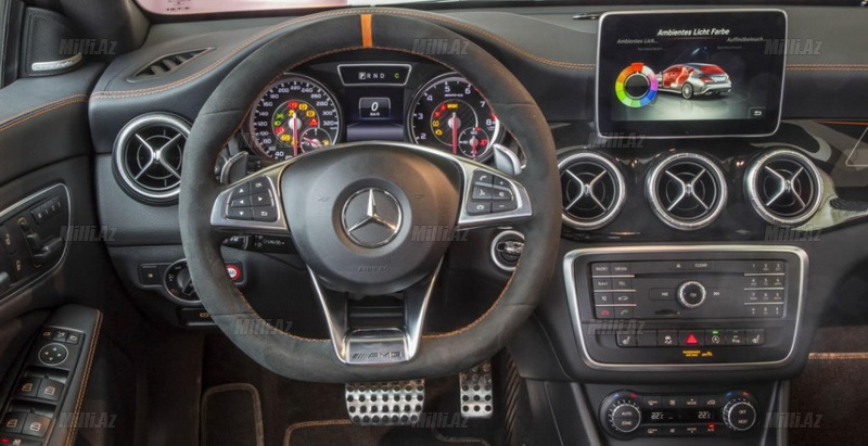 Mercedes-Benz yeni universalın sirrini açdı - FOTO