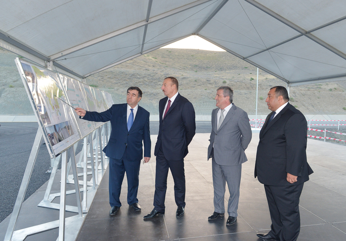Prezident İlham Əliyev: "Azərbaycan öz sürətli inkişaf dövrünü yaşayır və ölkədə böyük quruculuq işləri aparılır" - YENİLƏNİB - FOTO