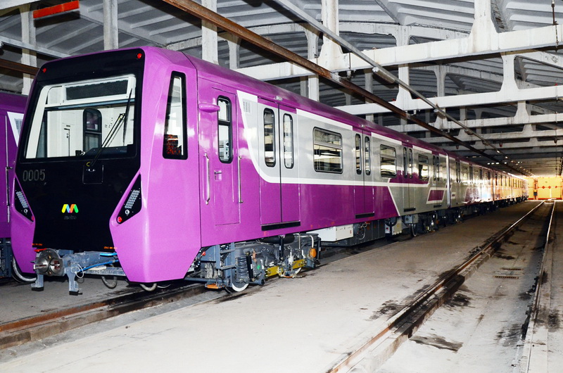 Bakı metrosunun yeni qatarları - FOTOSSESİYA