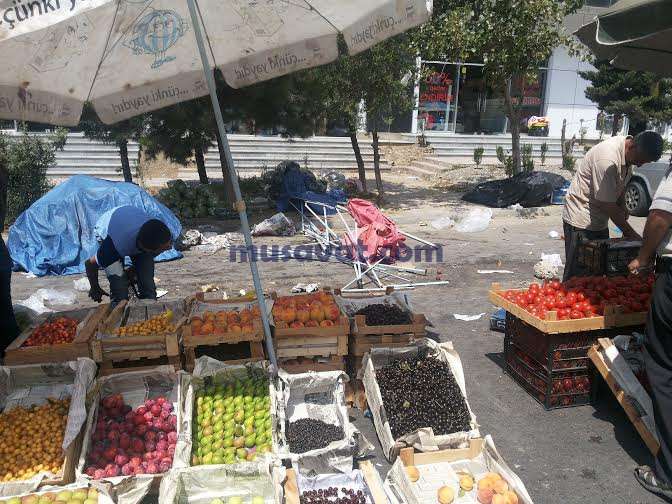 Bakı sakinlərinin yarmarka dərdi: "Satıcılar bizə hədə-qorxu gəlirlər" - FOTO