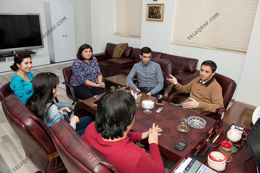 Azərbaycanlı şair: "Fransız yazıçısı Nobel alır, evdə mən danlanıram" - FOTO