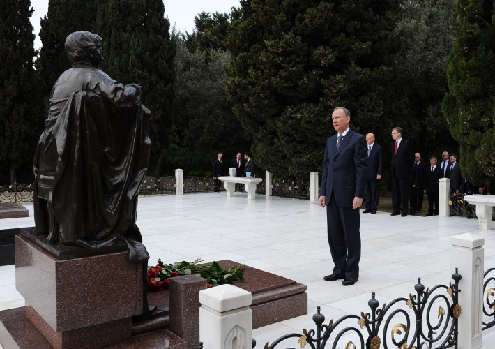 Nikolay Patruşev Fəxri və Şəhidlər xiyabanlarını ziyarət edib - FOTO