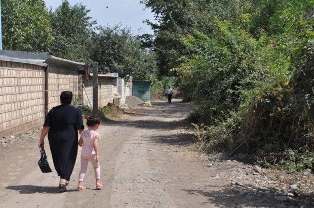 Güllə yağışında "çimən" Çıraqlı kəndi - FOTOREPORTAJ