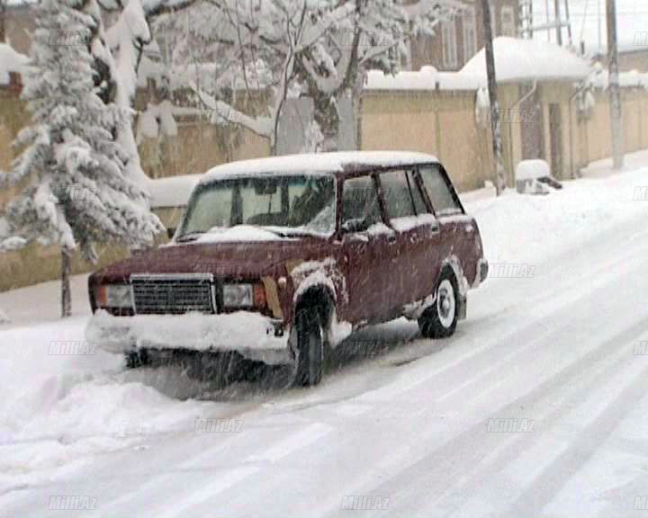 Lənkərana ilk qar yağdı, hərəkət dayandı - VİDEO - FOTO