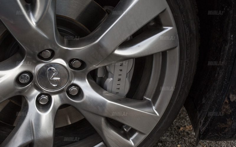 Nissan lüks modeli təzələdi - FOTOSESSİYA