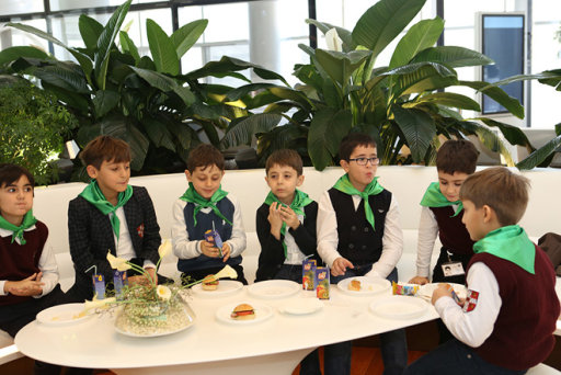 Heydər Əliyev Mərkəzinə məktəblilərin ekskursiya layihəsi maraq doğurub - FOTO