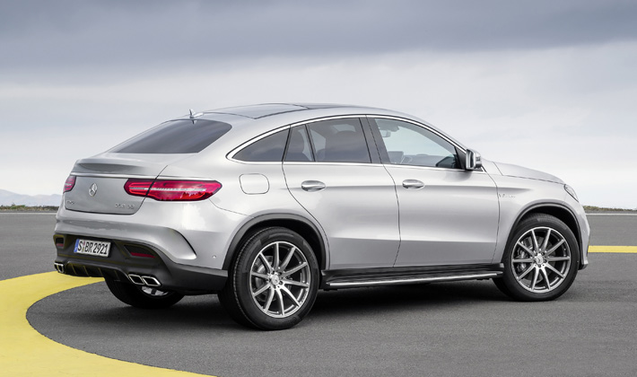 Yuklənmiş, aqressiv Mercedes - FOTO