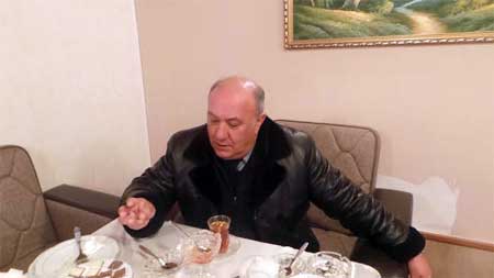 Azərbaycanlı məmur: "İt əti də yemişəm, ilan da..." - FOTO