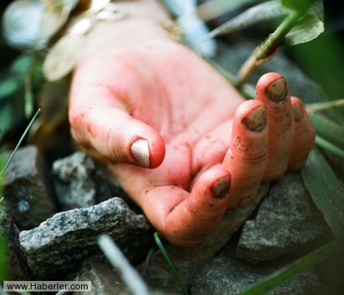 Polislər şokda: ölmüş qadın dirildi - FOTO