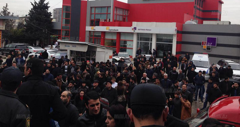 Bakıda "Moskva" univermağı yandı, xeyli qızıl əridi - YENİLƏNİB - VİDEO - FOTO