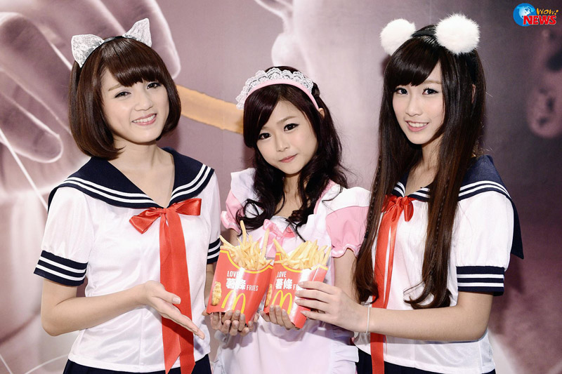 Çin restoranı: mini ətəkli qızlar - FOTOSESSİYA