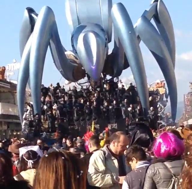 Azərbaycanlı müğənni dünyanın məşhur karnavalında - FOTO