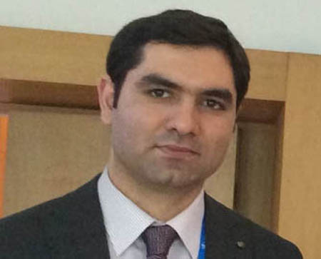 Riskli əməliyyatlara imza atan gənc həkim - FOTO
