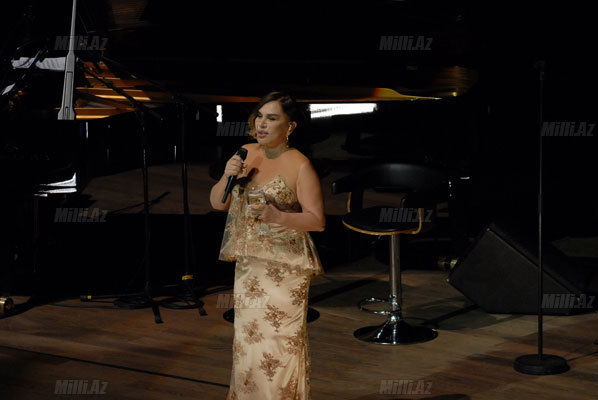 Sezen Aksu: "Ermənilərə canım qurban" - FOTO