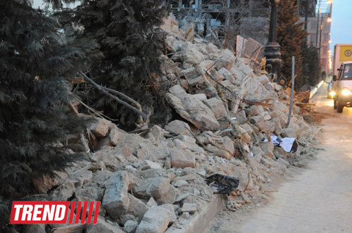 Bakıda binanın uçması nəticəsində ölənlərin kimliyi bilindi - YENİLƏNİB - VİDEO - FOTO