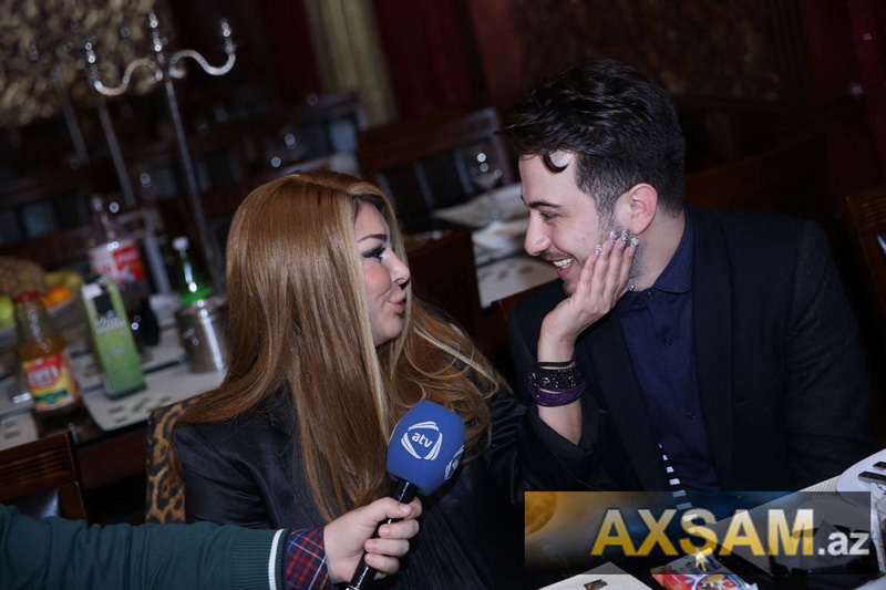 Azərbaycanlı müğənni: "Buna görə məndən inciyirlər" - FOTO