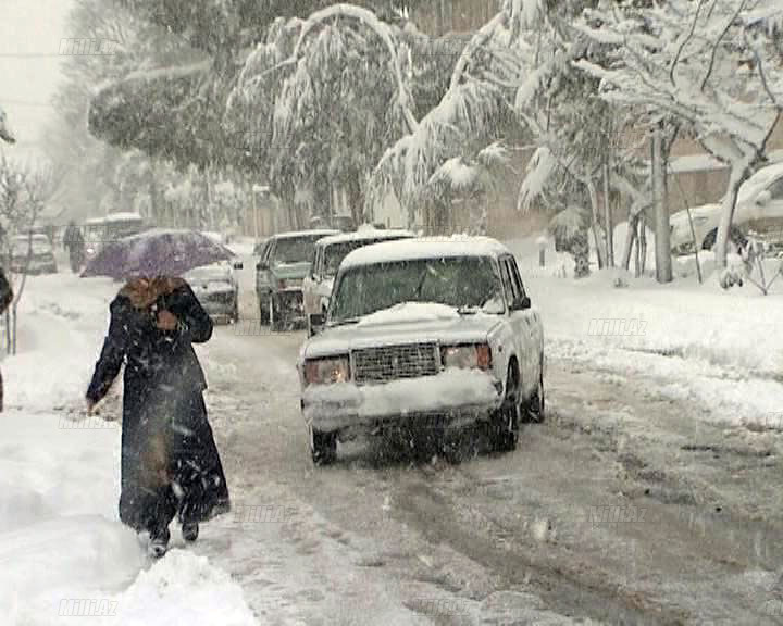Lənkərana ilk qar yağdı, hərəkət dayandı - VİDEO - FOTO