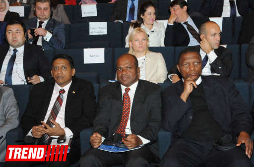 Bakıda dünya gənclərinin problemləri müzakirə edilir - FOTO