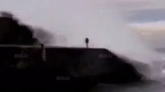 Dəhşətli kadrlar: ölümdan qaça bilmədi - VİDEO - FOTO
