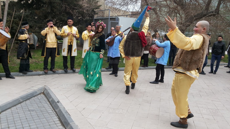 Kosa Bahar qızı da götürüb Bakıya gəldi - FOTO