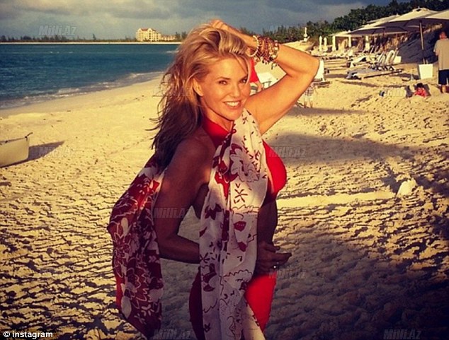 Sizcə, bu qadının neçə yaşı var? - FOTO