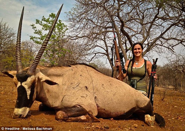 Məşhur jurnalistin qanlı ovu: ölkədən qovuldu - FOTO