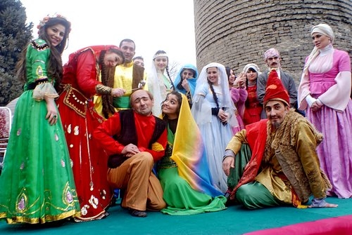 Alim: "Bahar qızını bizə sırıyıblar" - FOTO