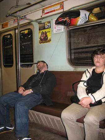 Metroda belə adamlar da var - FOTOSESSİYA