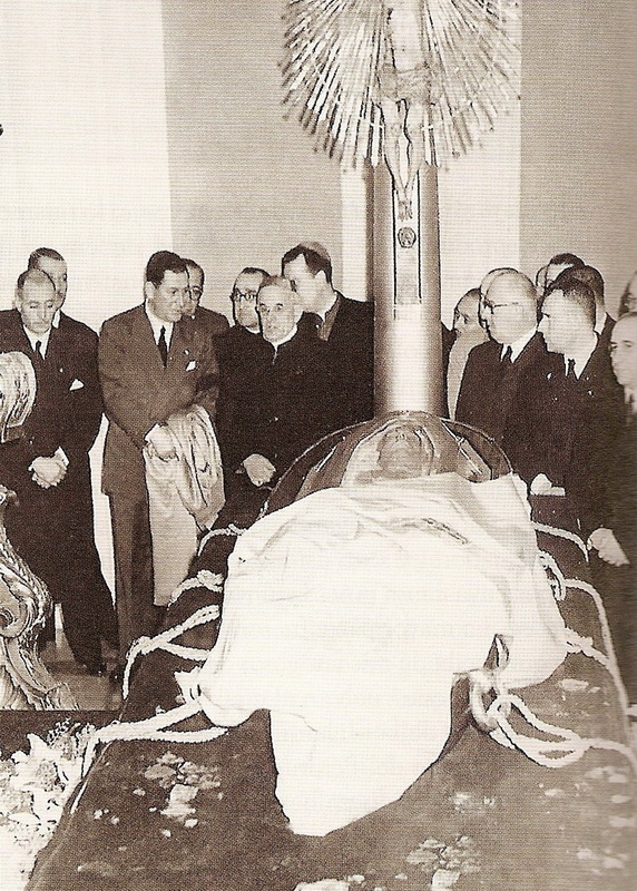 Ölkəsinə "Mənim üçün ağlama" deyən xanım - FOTO