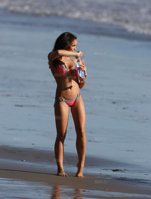 Playboy gözəlindən erotik pozalar - FOTOSESSİYA