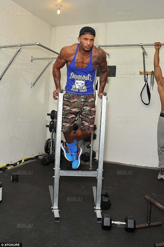 Məşhur model nişanlısı ilə barışdı - FOTO