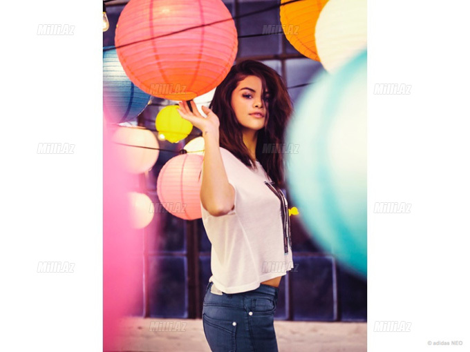 Selena Qomes yeni reklama çəkildi - FOTO