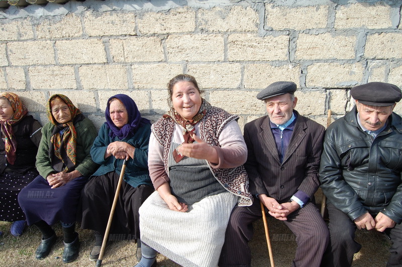 Azərbaycanda kənd var, ölüsünü yumağa su axtarır - FOTO