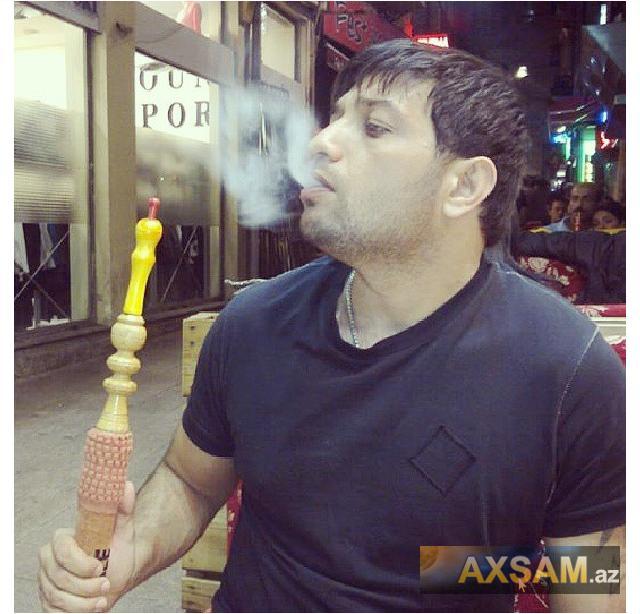 Azərbaycanlı tanınmışların qəlyan sevgisi - FOTO