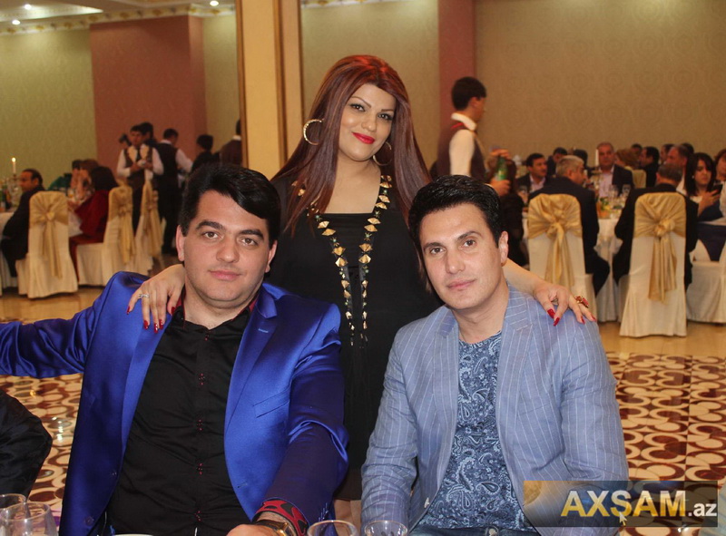 Ad günündə hönkür-hönkür ağlayan müğənniyə brilyant bağışladılar - FOTOSESSİYA