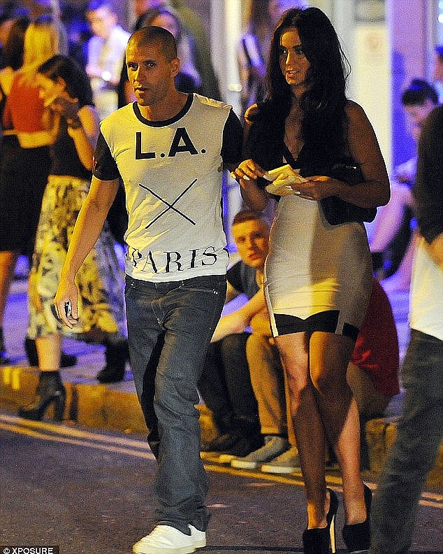 Məşhur müğənni soyundu: "Yaxşı arvad ola bilmədim, amma yaxşı anayam" - FOTO