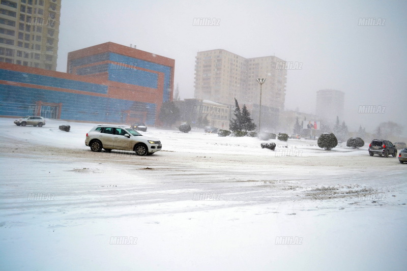 Bakıya güclü qar yağır - YENİLƏNİB - VİDEO - FOTOSESSİYA