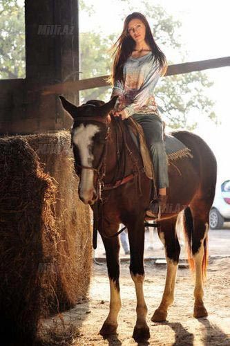 Bu qız zibil daşıyırdı, milyonçu oldu - FOTO