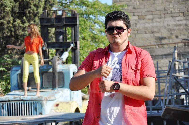 Azərbaycanlı reperdən erotik görüntülərlə bol klip - VİDEO - FOTO
