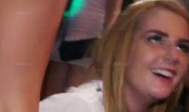 Çexiya prezidentinin qızı porno qalmaqalda - FOTO - VİDEO