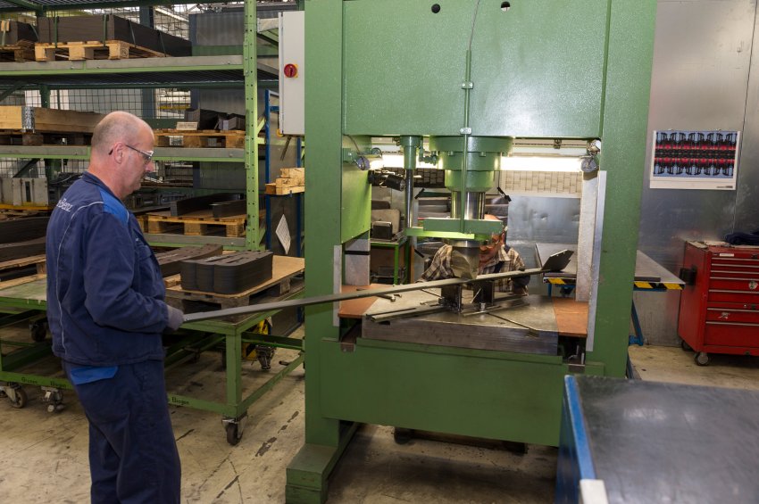 Tanış olun: zirehli Mercedes S600 - FOTO