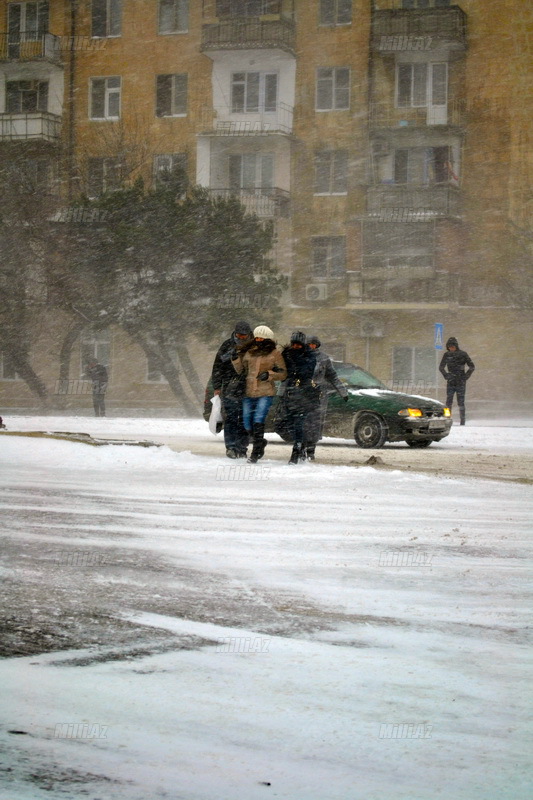 Bakıya güclü qar yağır - YENİLƏNİB - VİDEO - FOTOSESSİYA