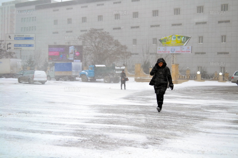 Bakıya güclü qar yağır - YENİLƏNİB - VİDEO - FOTOSESSİYA