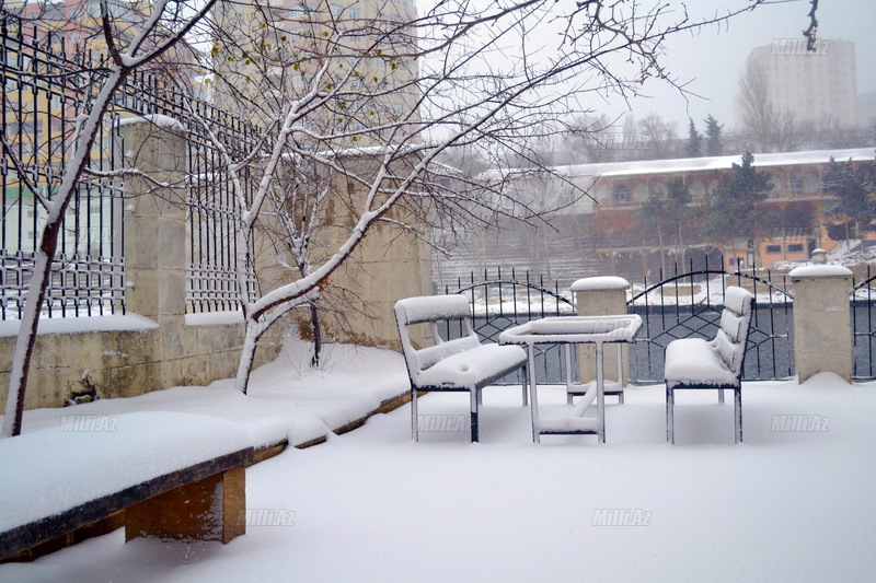 Bakıya güclü qar yağır - YENİLƏNİB - VİDEO - FOTOSESSİYA