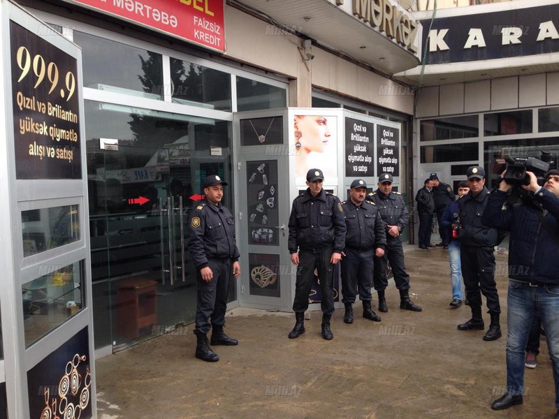 Bakıda "Moskva" univermağı yandı, xeyli qızıl əridi - YENİLƏNİB - VİDEO - FOTO