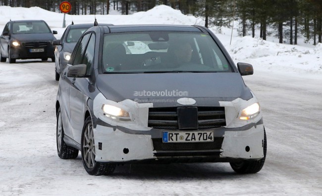 Mercedes B-Class sınanır - FOTO