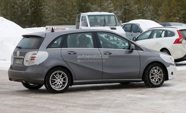 Mercedes B-Class sınanır - FOTO